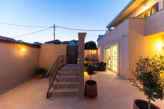 Find Your Haven in Morena Celeste Seaside Puntamika Apartments! - 3