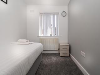 3BR Haven Retreat in Wallasey with FREE Street Parking - Wallasey - 3