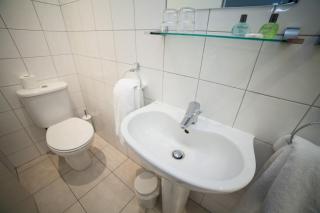 Warren Lodge - Shepperton - 9