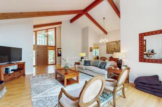 Gorgeous Little River Escape - 8