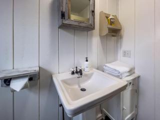 Eastside Bungalow - Livingston - 7