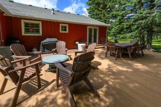 The Red House Homestead - 9