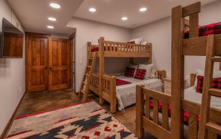 Emigrant Peak Lodge - Pray - 6