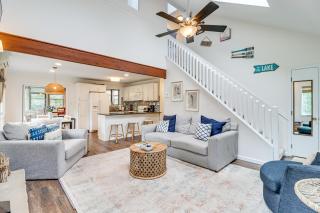Walk to Towamensing Trails Beach Home with Hot Tub! - Albrightsville - 6