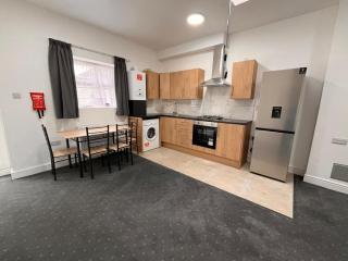 L&C Apartments - Ilford - 0