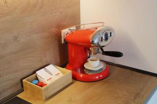 Luxury Apartment With King-Size Bed and Fast Wi-Fi - Tirana - 6