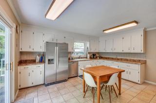 Spacious Home with Porch, 4 Mi to Downtown Clemson! - Central - 4