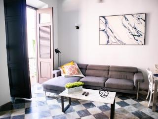 Colonial Apt with Balcony in OSJ Next to San Sebastian APT 3 - San Juan - 0