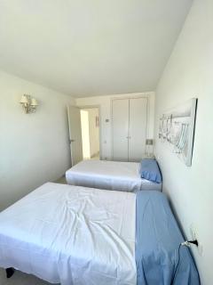 APARTAMENTO CON GARAJE en primera línea de playa - Torredembarra - 1
