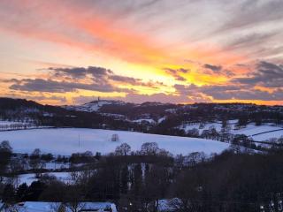 Luxury 1 Bed Coach House - Huddersfield - 5