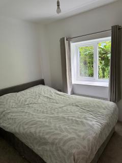 Modern 2 bedroom Apartment - 3