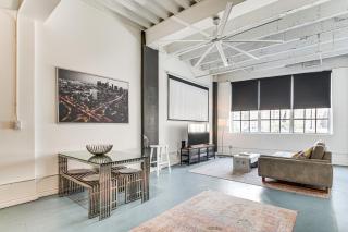 Downtown Los Angeles Condo with Rooftop Pool Access - 0