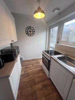Small, compact and cosy 2 bed - 3