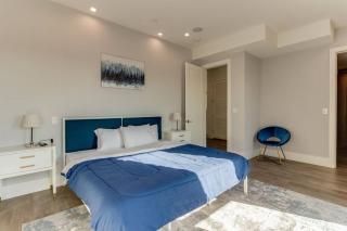 Modern 4 Bedroom Masterpiece With Rooftop Deck - 3