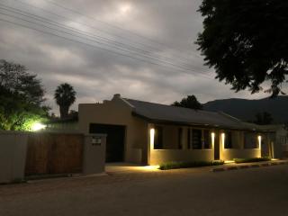 12 on Searle Self-catering Accommodation - Kirkwood - 6