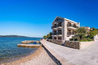 Seafront Villa Draga with heated infinity pool - Mali Iž - 1