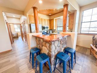 Unforgettable AZ mountain top Views Spacious Suite near Bison Ranch by Vacation Your Way - Overgaard - 7