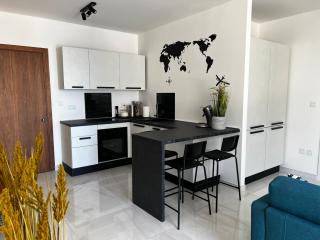 Seaview Three-O-Two - St Paul's Bay - 8