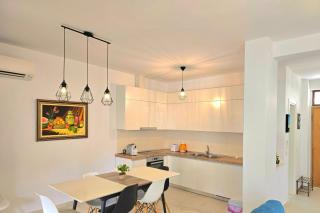 Lalzit Bay Dream Villa - Happy Rentals - Lalzit Bay - 6