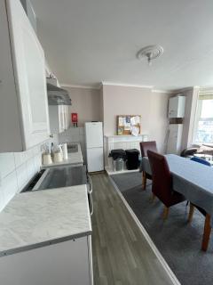 Room 2 Double Bedroom, Portswood, Southampton - Southampton - 6