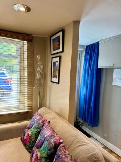 Beautiful townhouse next to Royal Victoria Park and botanical gardens within easy walking distance to Bath City Centre - Bath - 7