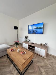 Maya's Flats & Resorts 100 SEA VIEW - 3 pokojowy apartament na Letnicy - 1