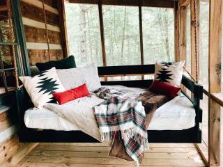 Hot Tub, Porch Swing Bed, Fire Pit, Aska Adventure - 0
