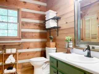 Hot Tub, Porch Swing Bed, Fire Pit, Aska Adventure - 2