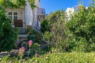 Apartments by the sea Supetar, Brac - 17227 - Supetar - 2