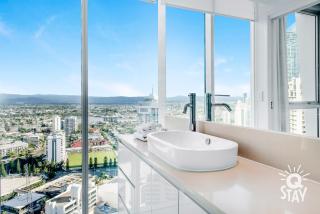 3 Bedroom Ocean Views on Level 29 at the H'Residences - Q Stay - Gold Coast - 3