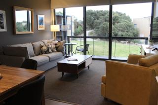 Coastal Cove Retreat - with heated pool near Hot Springs & Golf - Fingal - 0