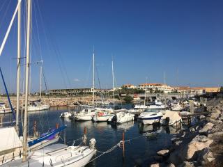 Studio cabine climatisé avec terrasse, parking privé, à 500m de la plage - FR-1-338-35 - Sète - 5