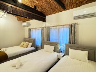Official TRhouses 和御 玖鶴 15 minutes to Shinsaibashi, Kuromon Market and Namba - Osaka - 4