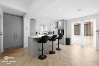 Entire Modern & Spacious 3BDR home in Manchester right next to Coop Live & Ethiad - 3