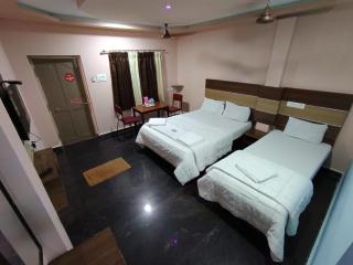 Sri Murugan Beach Paradise Hotel - 1