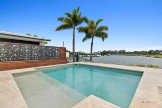 Waters Edge! - Banksia Beach - 9