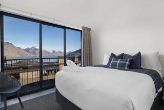 Panorama Views - with 2 car garage - Queenstown - 2