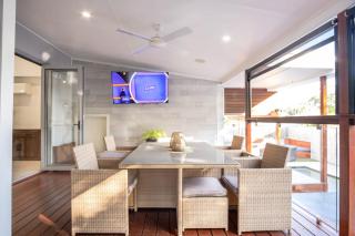 Kings Beach Home with Pool and Putt Putt - Caloundra - 8