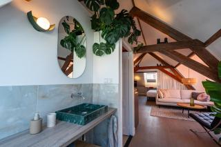 Stylish loft Den Haag - The King Swiete - Between city center & the beach - B&B The Swiete - The Hague - 6