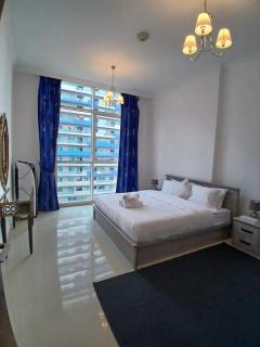 Elegant Escapes - Homely 1B in Dunya Tower - Dubai - 5