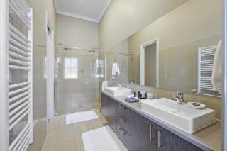 Kerami Manor & Day Spa - Marysville - 7