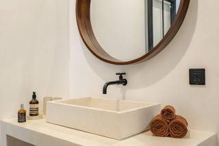 Luxe Villa Amra By OriVista, with Rice Field Views in Pererenan - Munggu - 1