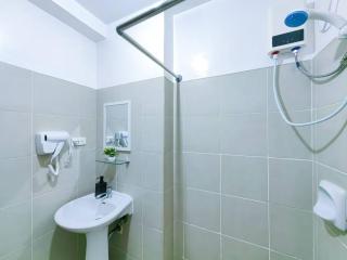 1BR Condotel Ridgewood Towers Taguig City #RW03 - Manila - 9