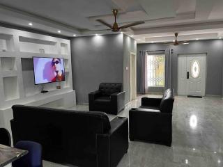 Luxurious 2-Bedroom Oasis in Sunyani-Fiapre - Sunyani - 4