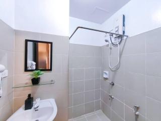 1BR Condotel Ridgewood Towers Taguig City #RW04 - Manila - 1