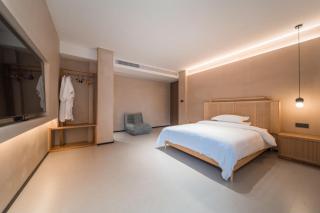 Zhangjiajie YOMO Retreat--Best Avatar Mount View, Free shuttle service to south gate of the forest park,Free Fresh Coffee,Free Self-Service Laundry & Drying, Entrance Ticket Serivce,Wholesome food,Travel Guide - 2