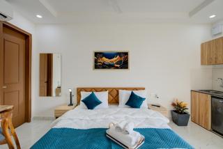 The Lodgers Studio Apartment Infront of Artemis Hospital Gurugram - Gurgaon - 2