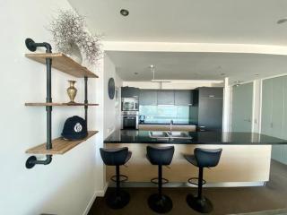 Modern Apartment With Pool and Gym - Napier - 6