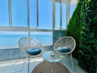 Seaside Haven Apartment - Torrevieja - 0