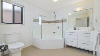 Lighthouse at Emerald Beach - Ocean Views, walk to beach - Emerald Beach - 1